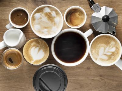 Verschiedene Kaffees in einer Reihe