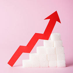 Was ist Überzuckerung, wie kann sie behandelt werden und inwiefern ist eine CGM-Lösung hilfreich?